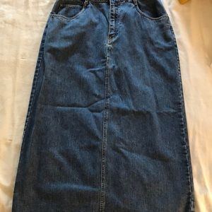 Bill blass long blue jean skirt size 12